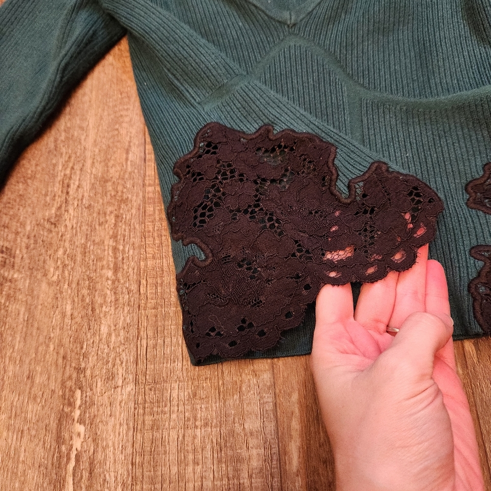 Express Body Contour Sweater - Picture 4 of 5